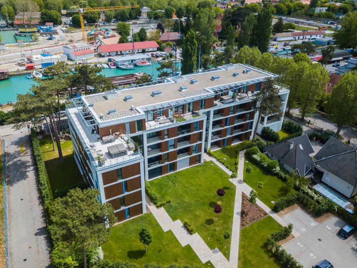 Mf Port Azur Wellness Apartments Siófok Exterior foto