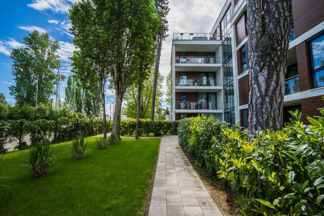 Mf Port Azur Wellness Apartments Siófok Exterior foto