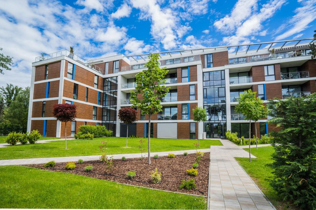 Mf Port Azur Wellness Apartments Siófok Exterior foto